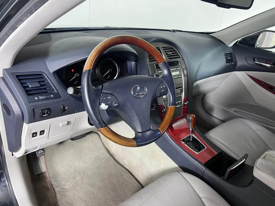 2010 Lexus ES 5th Gen - Image 16 of 20