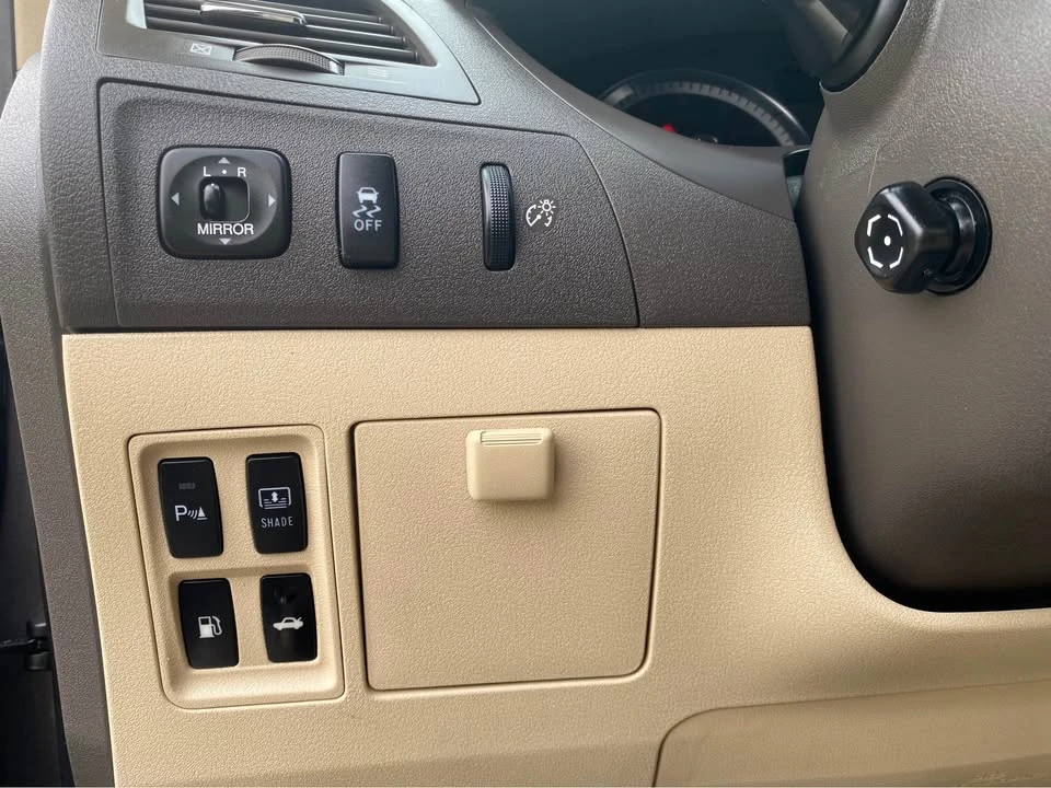 2010 Lexus ES 5th Gen - Image 9 of 15