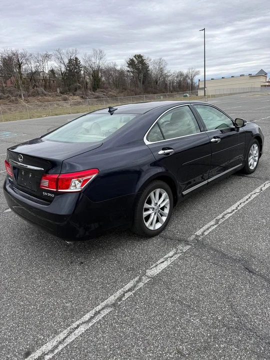 2010 Lexus ES 5th Gen - Image 7 of 20