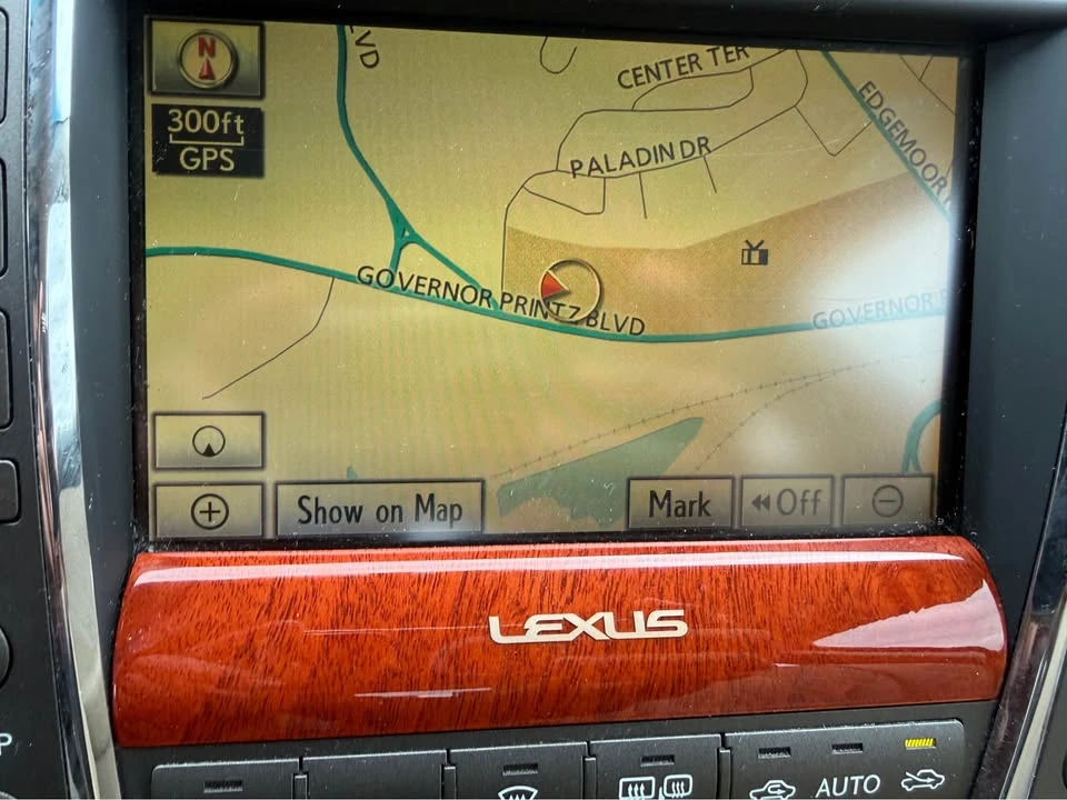 2010 Lexus ES 5th Gen - Image 19 of 20