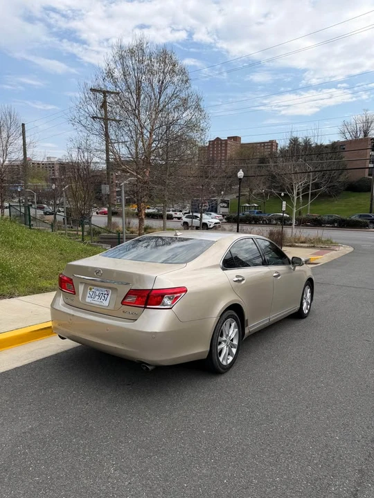 2010 Lexus ES 5th Gen - Image 7 of 16