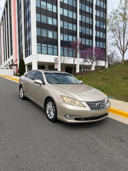2010 Lexus ES 5th Gen - Image 10 of 16
