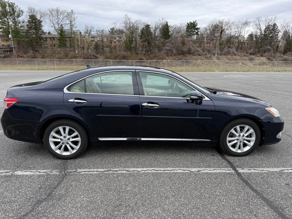 2010 Lexus ES 5th Gen - Image 6 of 20