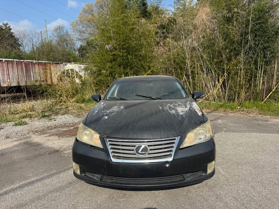 2010 Lexus ES 5th Gen - Image 2 of 18