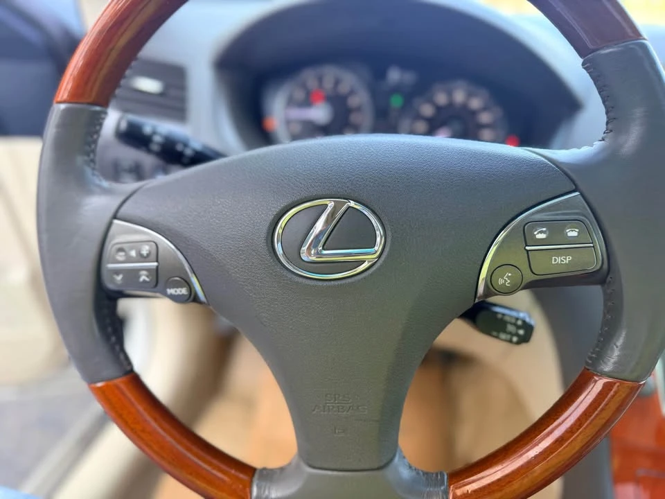 2010 Lexus ES 5th Gen - Image 14 of 15