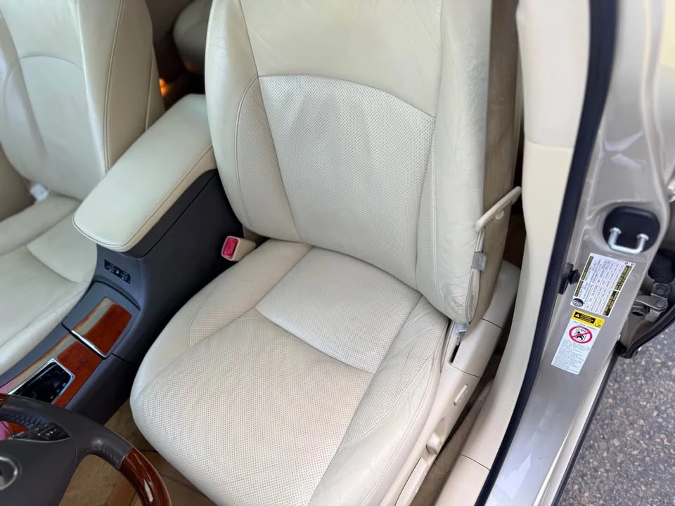 2010 Lexus ES 5th Gen - Image 12 of 15