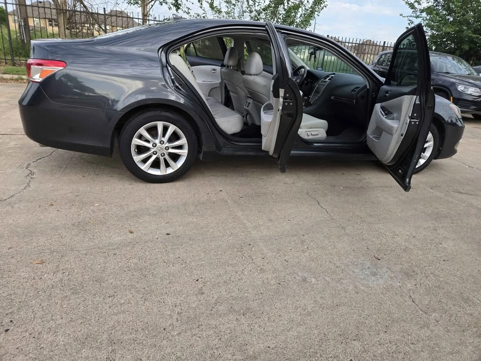 2010 Lexus ES 5th Gen - Image 14 of 19