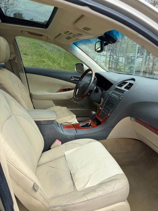 2010 Lexus ES 5th Gen - Image 15 of 16