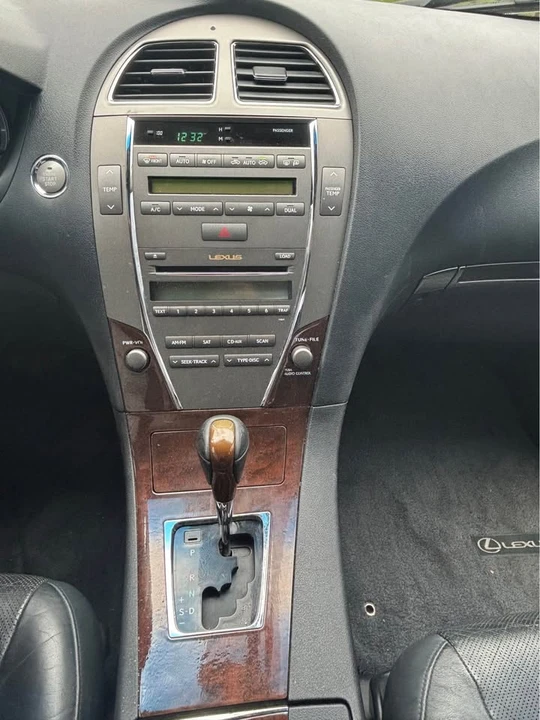 2010 Lexus ES 5th Gen - Image 6 of 8