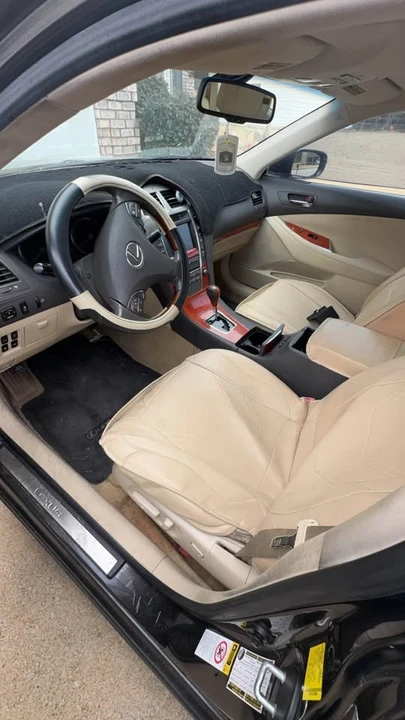 2010 Lexus ES 5th Gen - Image 5 of 8
