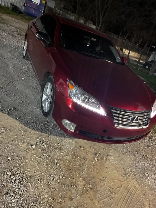 2010 Lexus ES 5th Gen - Image 4 of 4