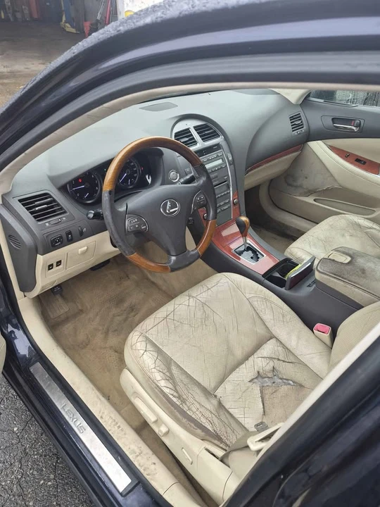 2010 Lexus ES 5th Gen - Image 4 of 4