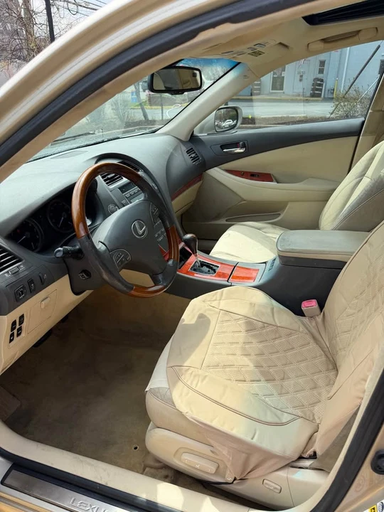 2010 Lexus ES 5th Gen - Image 13 of 16
