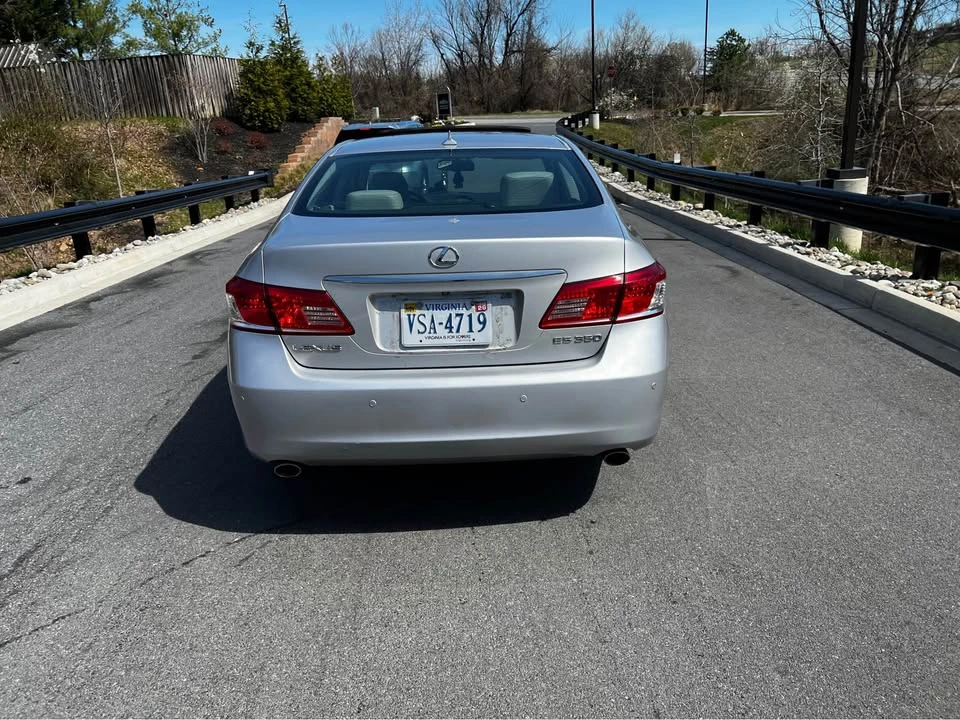 2010 Lexus ES 5th Gen - Image 4 of 6