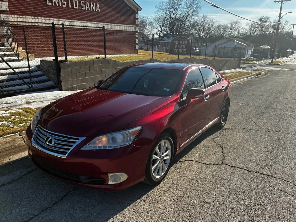 2010 Lexus ES 5th Gen - Image 2 of 4
