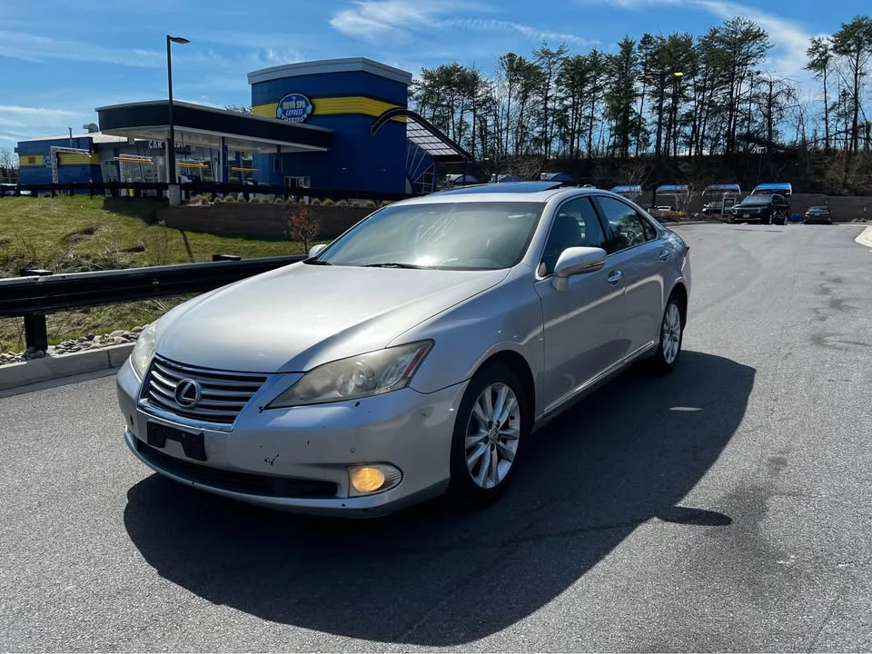 2010 Lexus ES 5th Gen - Image 3 of 6