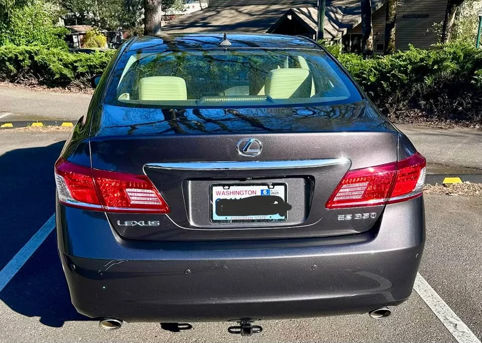 2010 Lexus ES 5th Gen - Image 3 of 20