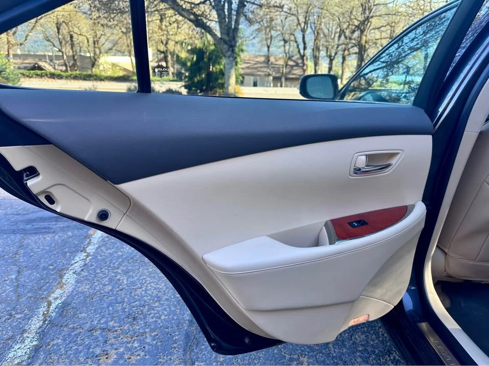 2010 Lexus ES 5th Gen - Image 10 of 20