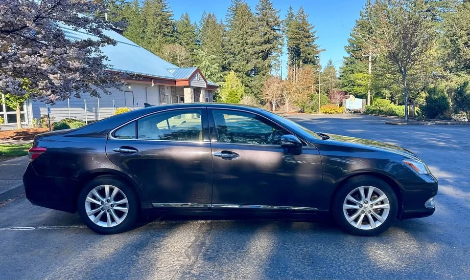 2010 Lexus ES 5th Gen - Image 13 of 20