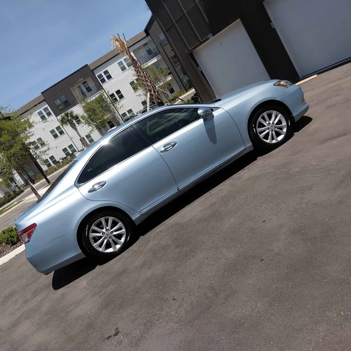 2010 Lexus ES 5th Gen - Image 3 of 20