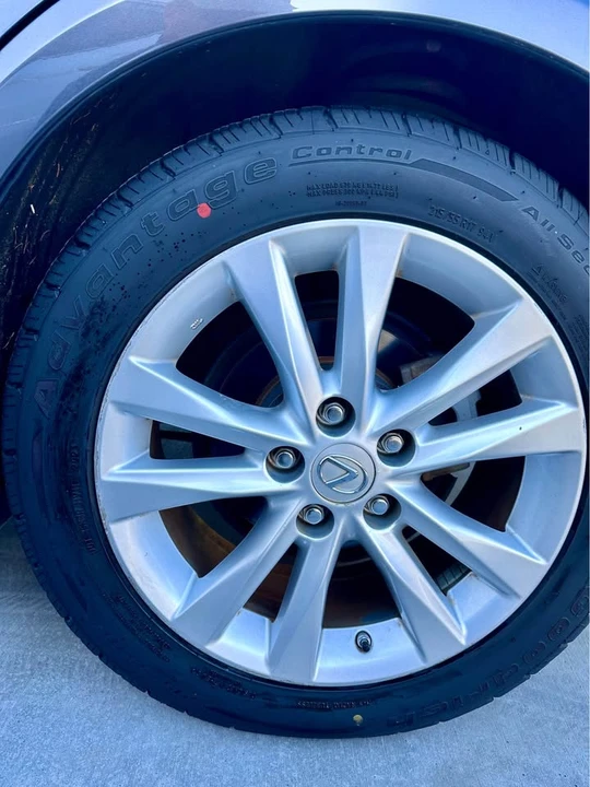 2010 Lexus ES 5th Gen - Image 15 of 20