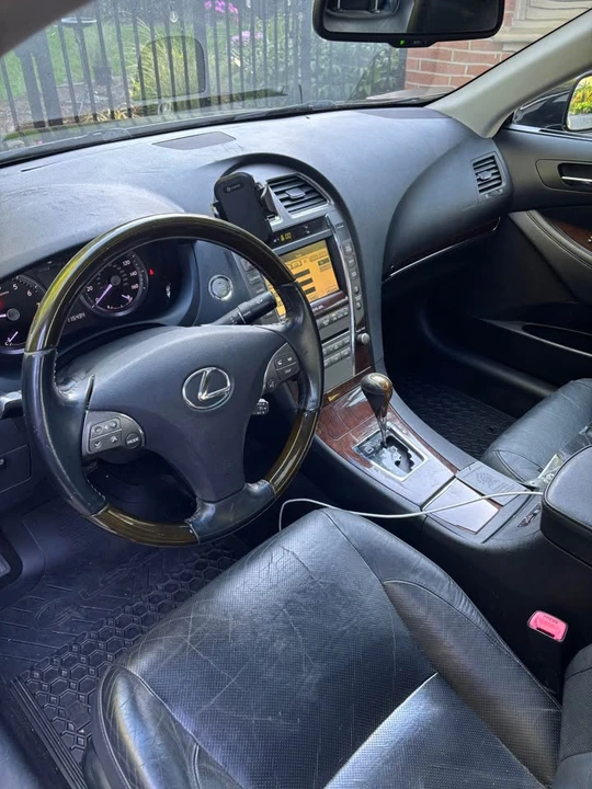 2010 Lexus ES 5th Gen - Image 9 of 13