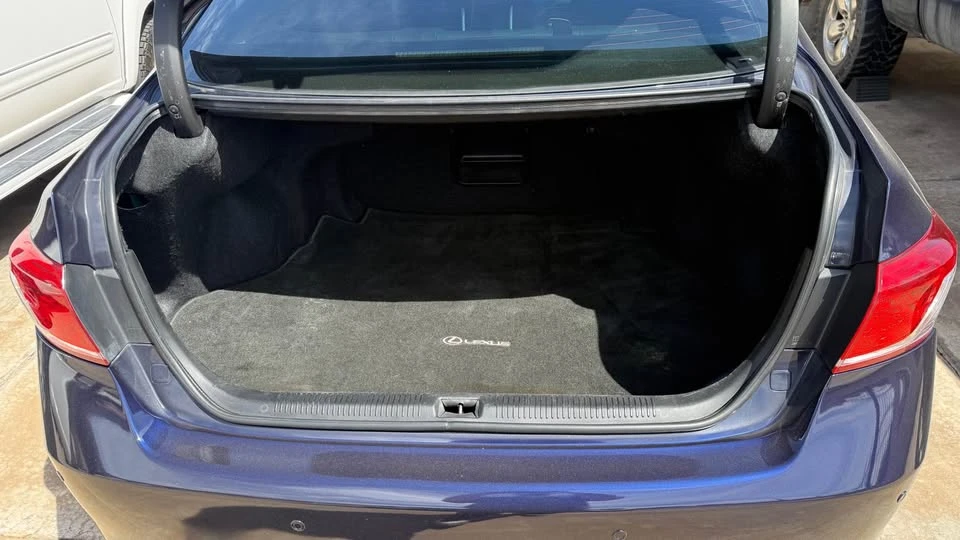 2010 Lexus ES 5th Gen - Image 6 of 11
