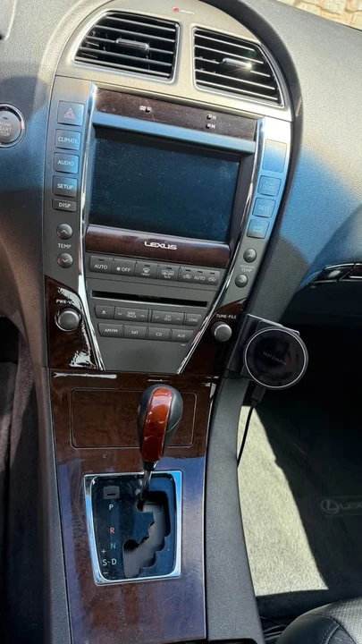 2010 Lexus ES 5th Gen - Image 9 of 11