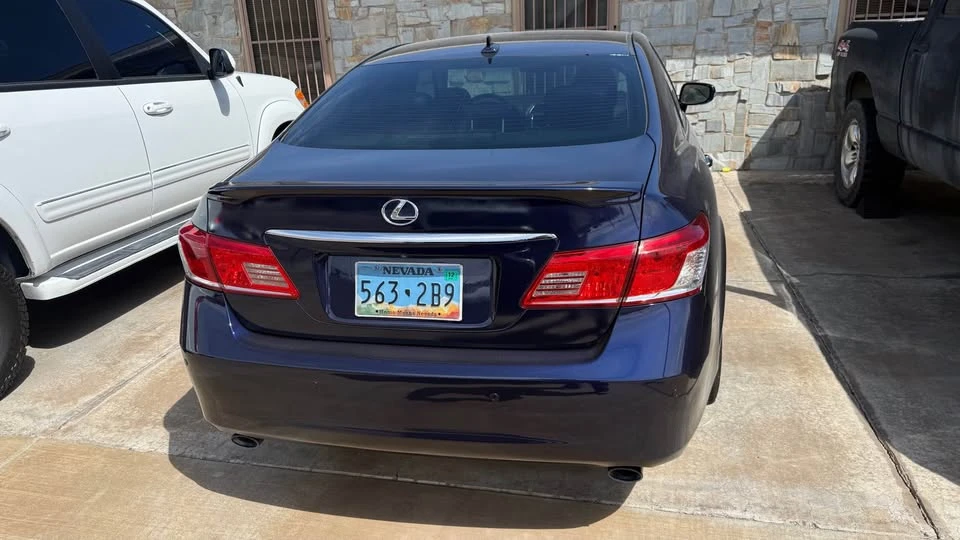 2010 Lexus ES 5th Gen - Image 5 of 11