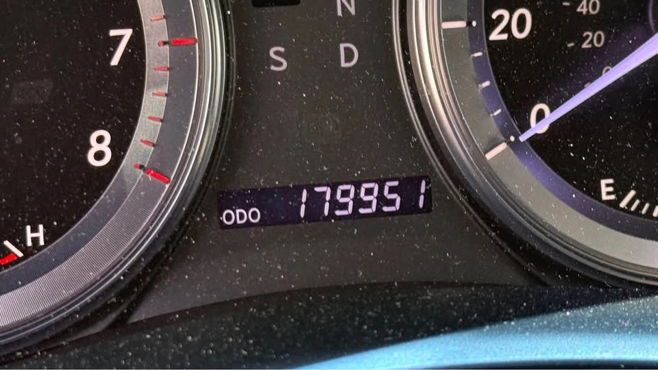 2010 Lexus ES 5th Gen - Image 10 of 11
