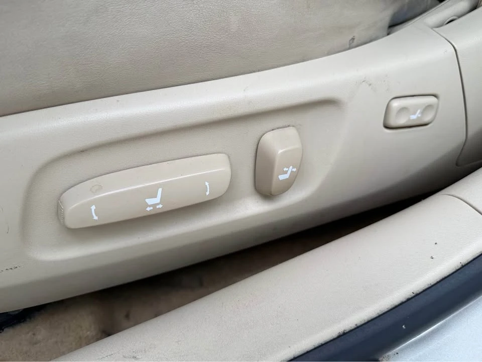 2010 Lexus ES 5th Gen - Image 18 of 20