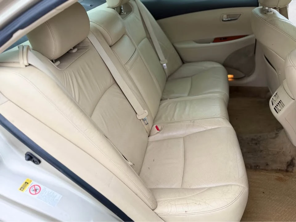 2010 Lexus ES 5th Gen - Image 12 of 20