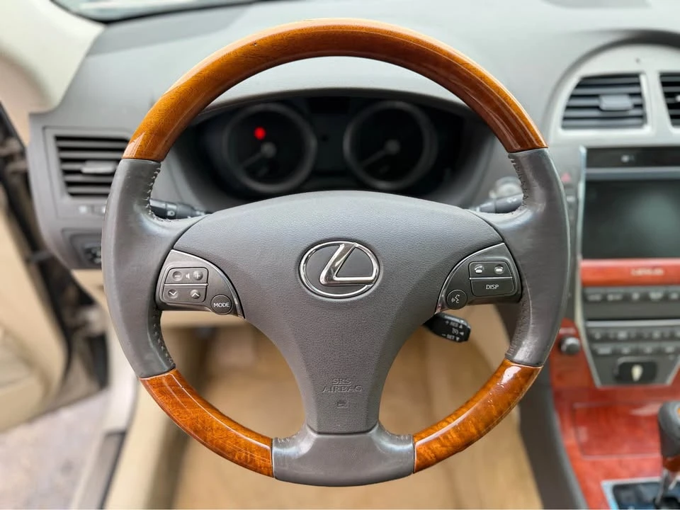 2010 Lexus ES 5th Gen - Image 14 of 20