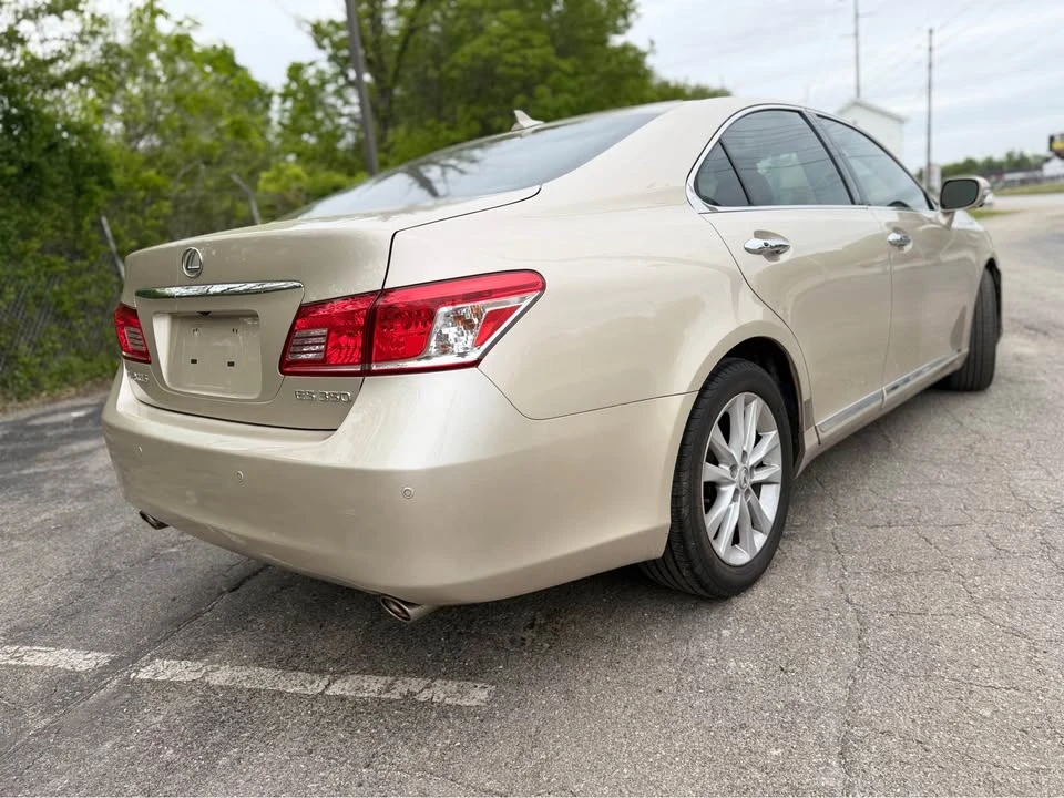 2010 Lexus ES 5th Gen - Image 5 of 20