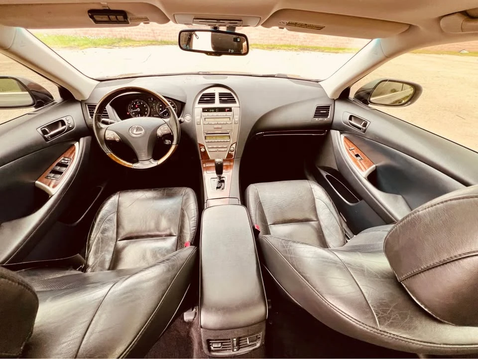 2010 Lexus ES 5th Gen - Image 10 of 15