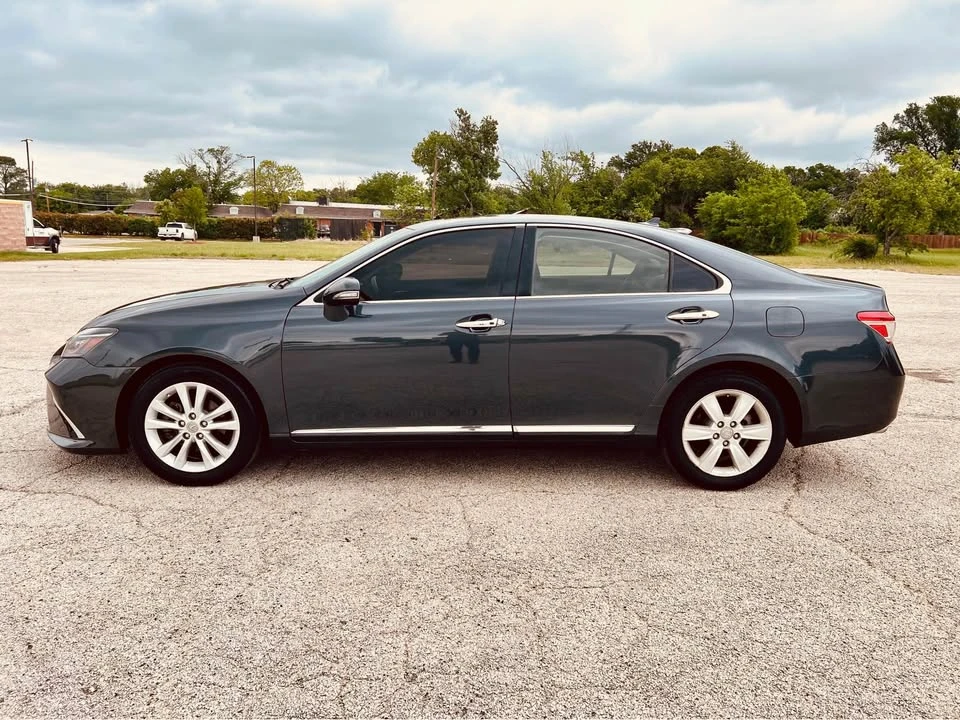 2010 Lexus ES 5th Gen - Image 6 of 15