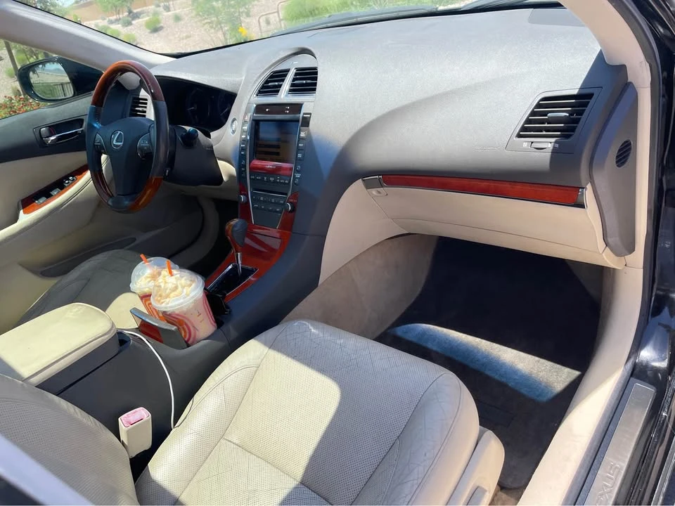 2010 Lexus ES 5th Gen - Image 10 of 17