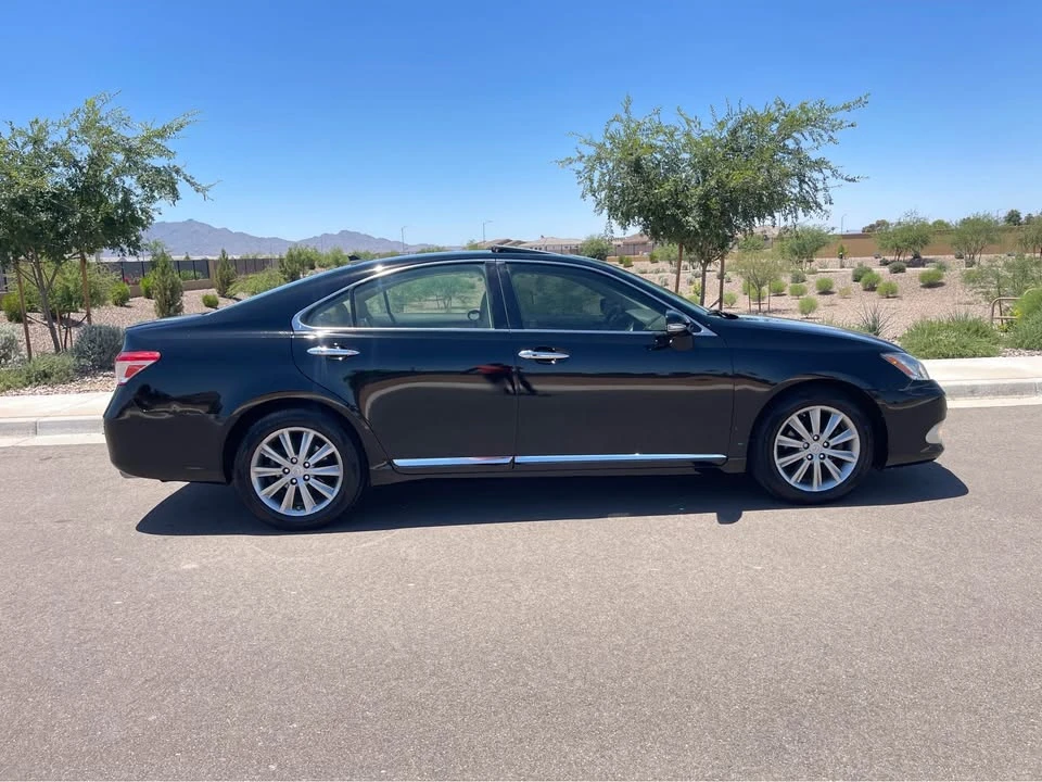 2010 Lexus ES 5th Gen - Image 5 of 17