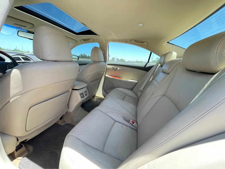 2010 Lexus ES 5th Gen - Image 9 of 17