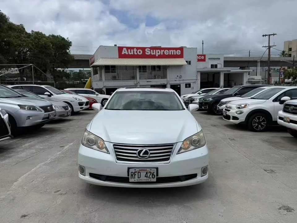 2010 Lexus ES 5th Gen - Image 2 of 10
