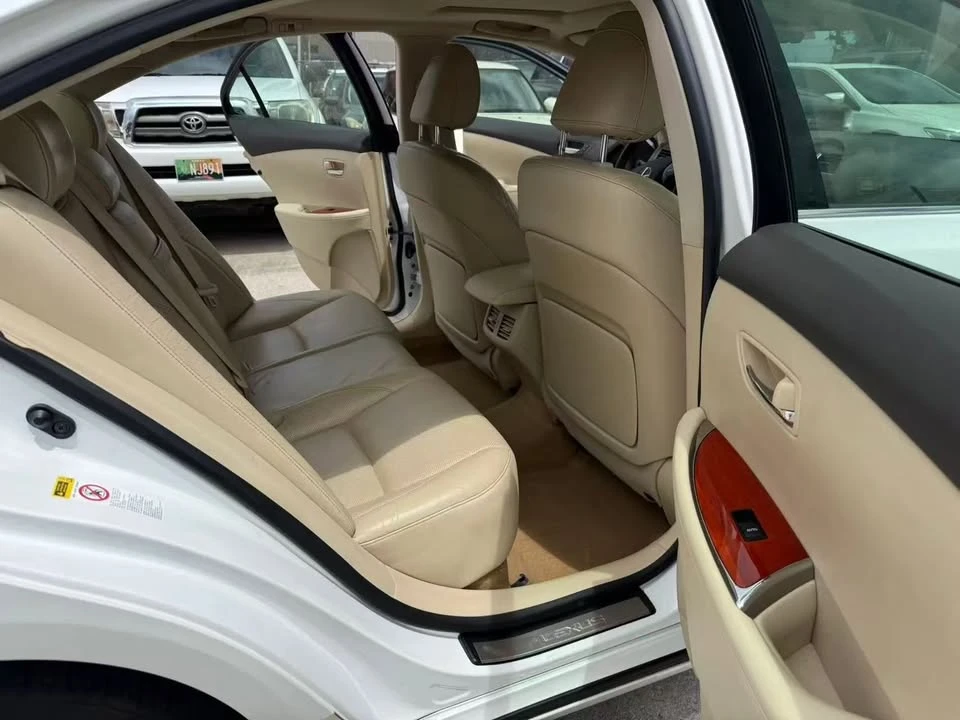 2010 Lexus ES 5th Gen - Image 7 of 10