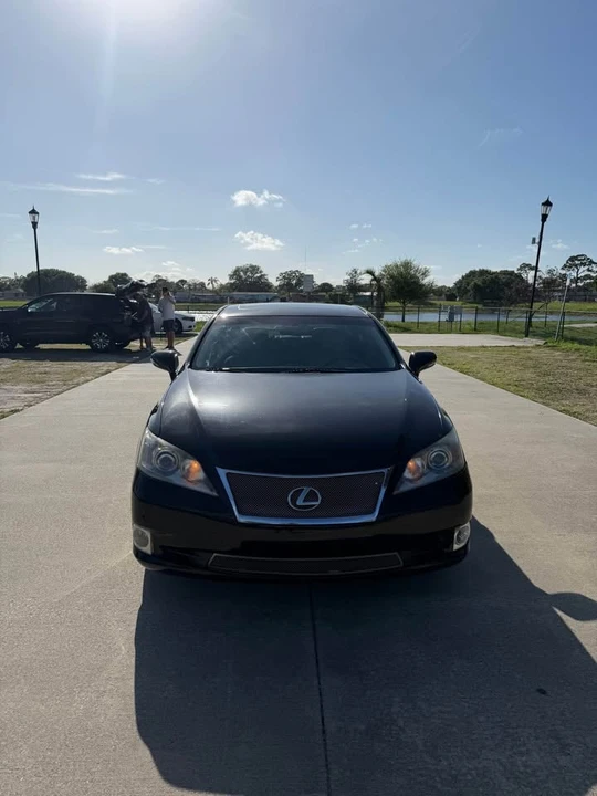2010 Lexus ES 5th Gen - Image 5 of 14