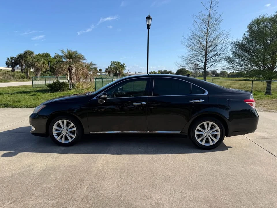 2010 Lexus ES 5th Gen - Image 8 of 14