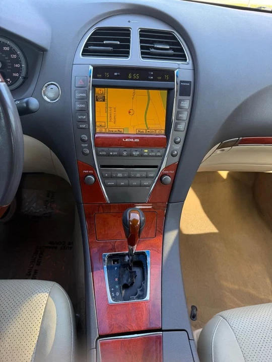 2010 Lexus ES 5th Gen - Image 14 of 14