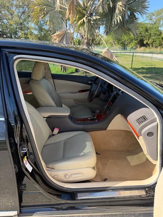 2010 Lexus ES 5th Gen - Image 11 of 14