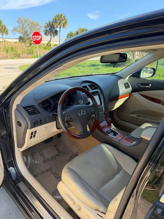 2010 Lexus ES 5th Gen - Image 9 of 14
