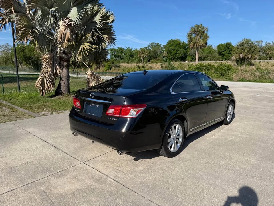 2010 Lexus ES 5th Gen - Image 4 of 14