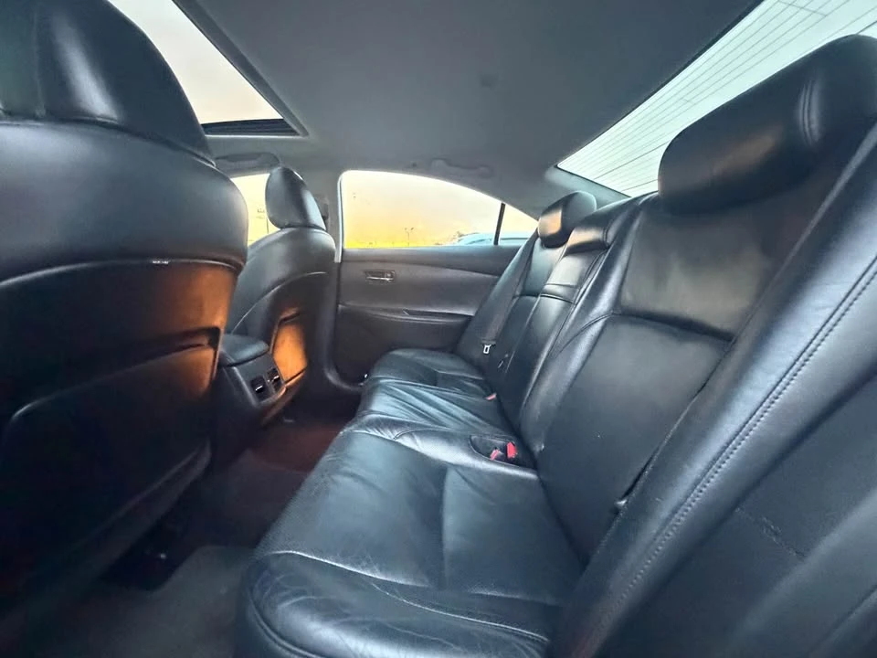 2010 Lexus ES 5th Gen - Image 10 of 19