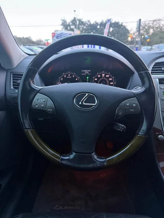 2010 Lexus ES 5th Gen - Image 13 of 19