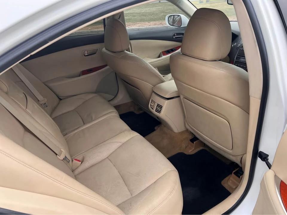 2010 Lexus ES 5th Gen - Image 5 of 9